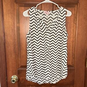Candies Chevron Sleeveless Black and White Top Size Medium